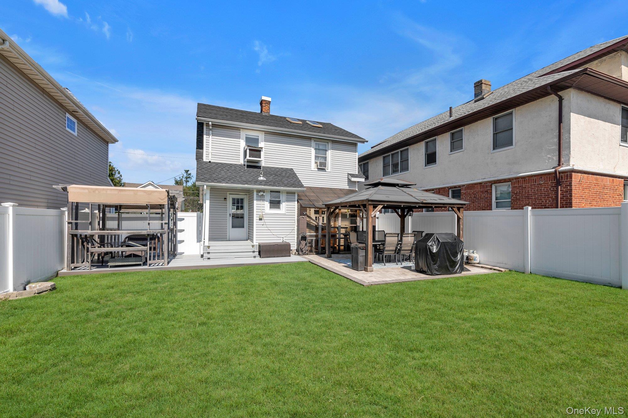 33 Notre Dame Avenue, Hicksville, NY 11801