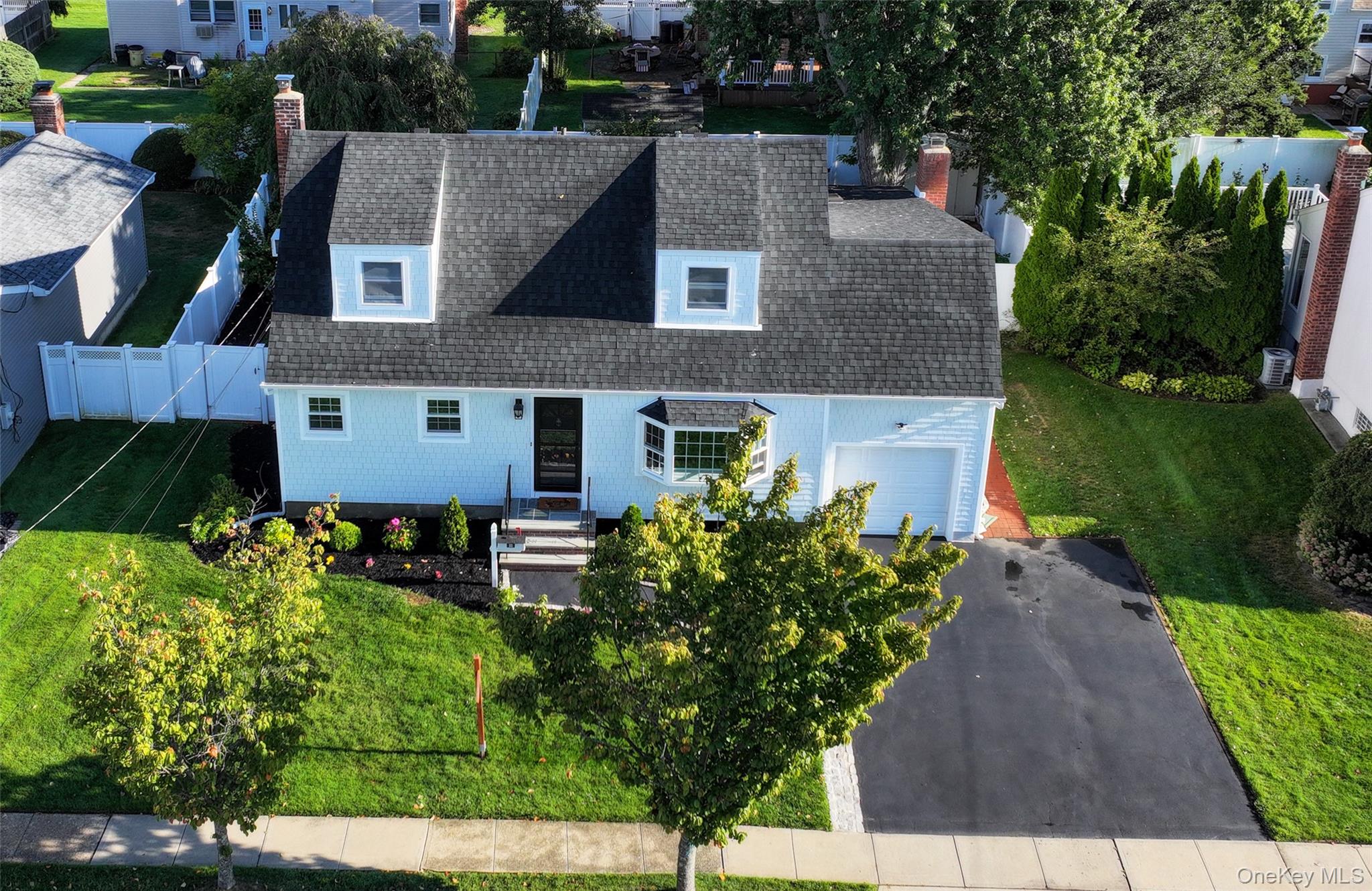 362 Violet Street, Massapequa Park, NY 11762