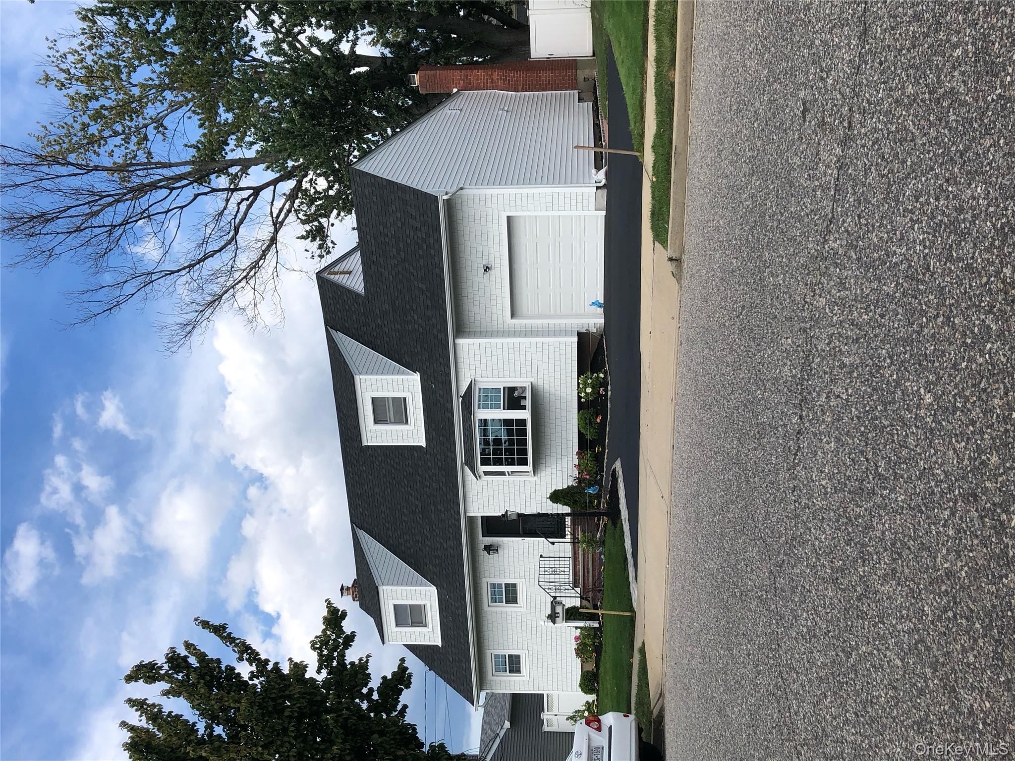 362 Violet Street, Massapequa Park, NY 11762