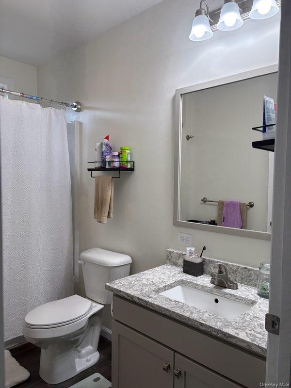 1661 Old Country Rd # 563, Riverhead, NY 11901