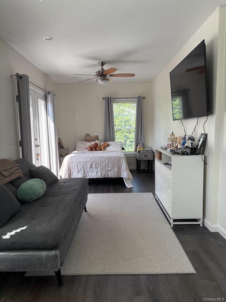 1661 Old Country Rd # 563, Riverhead, NY 11901