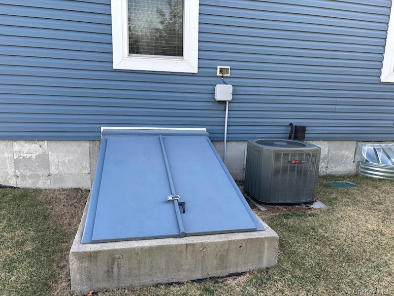 1661 Old Country Rd # 563, Riverhead, NY 11901