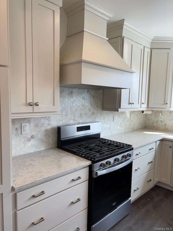 1661 Old Country Rd # 563, Riverhead, NY 11901