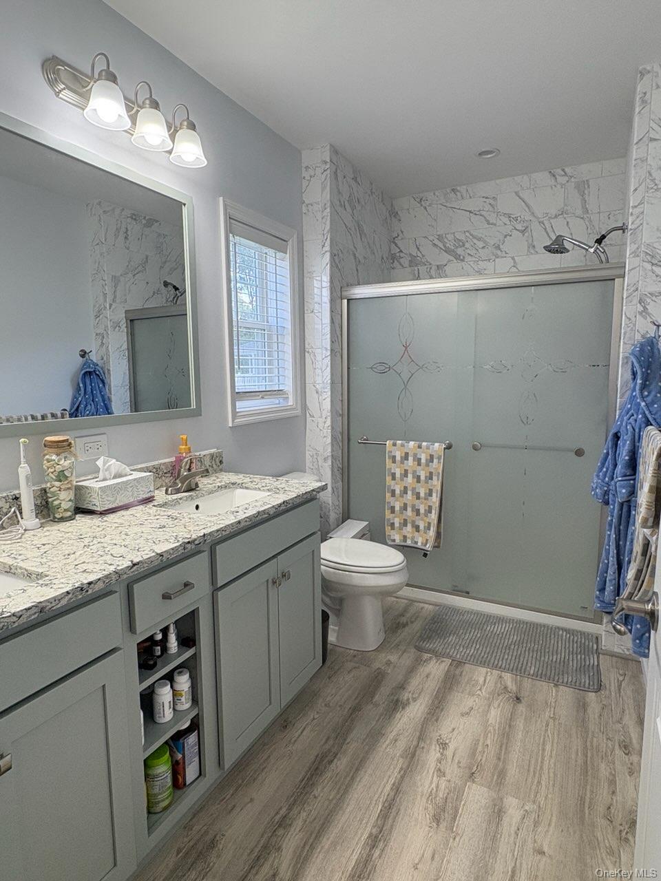 1661 Old Country Rd # 563, Riverhead, NY 11901