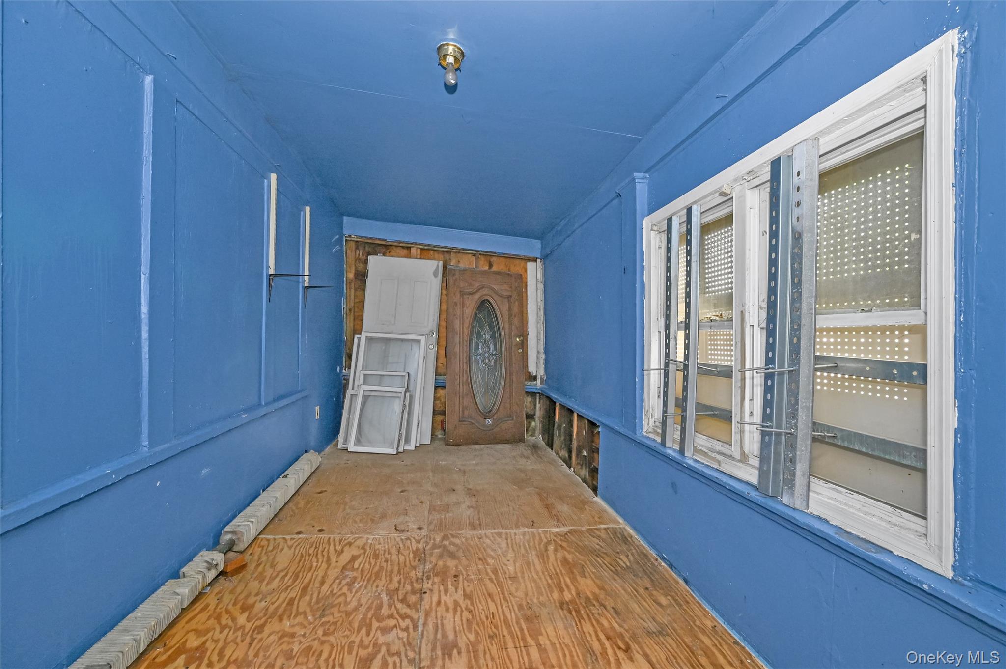 20 E Roosevelt Avenue, Roosevelt, NY 11575