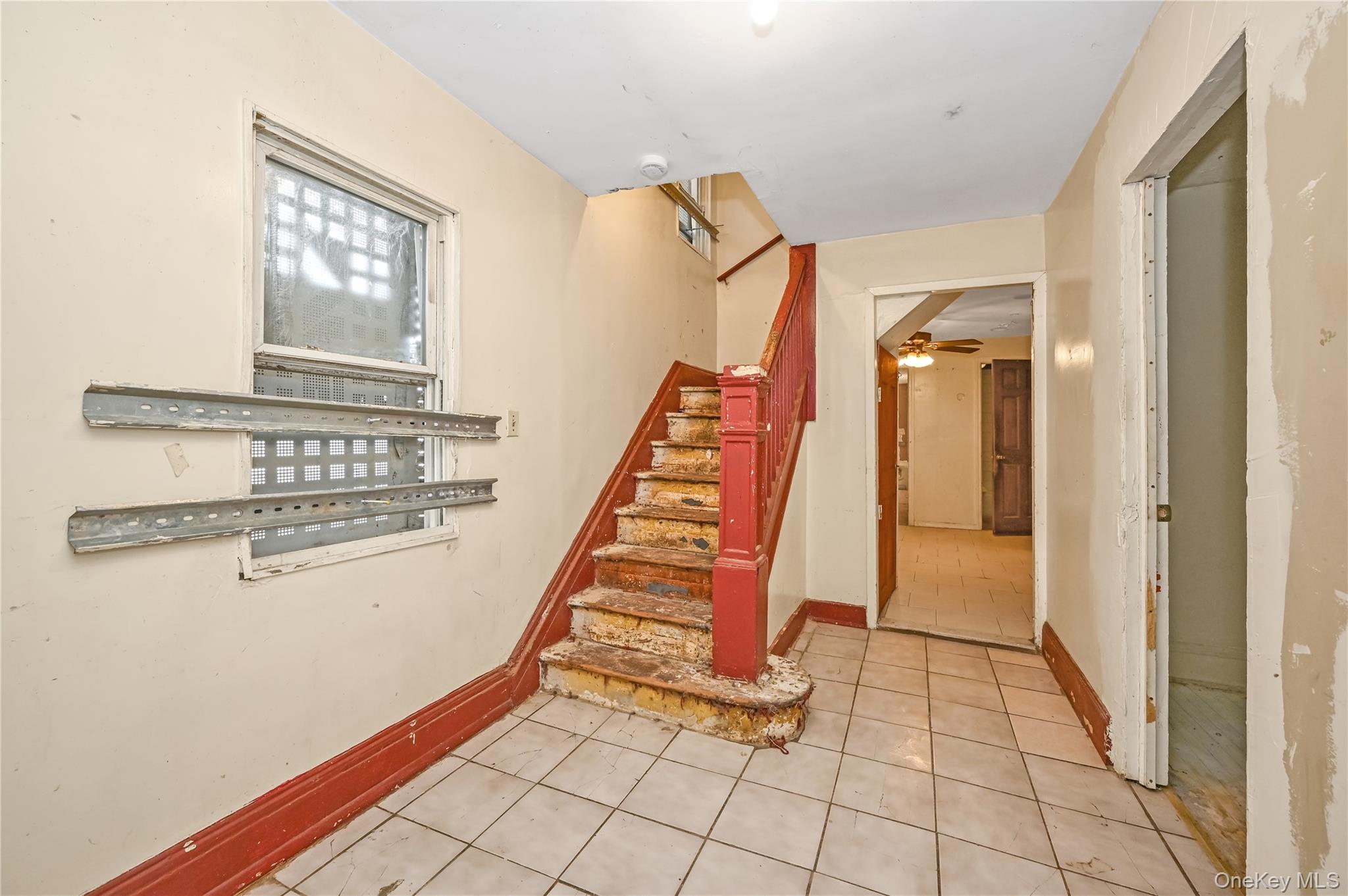 20 E Roosevelt Avenue, Roosevelt, NY 11575