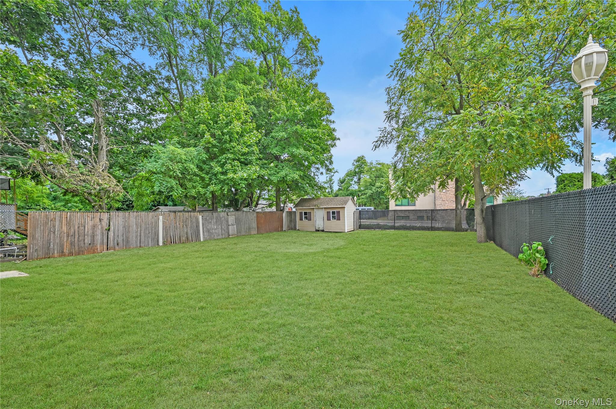 20 E Roosevelt Avenue, Roosevelt, NY 11575