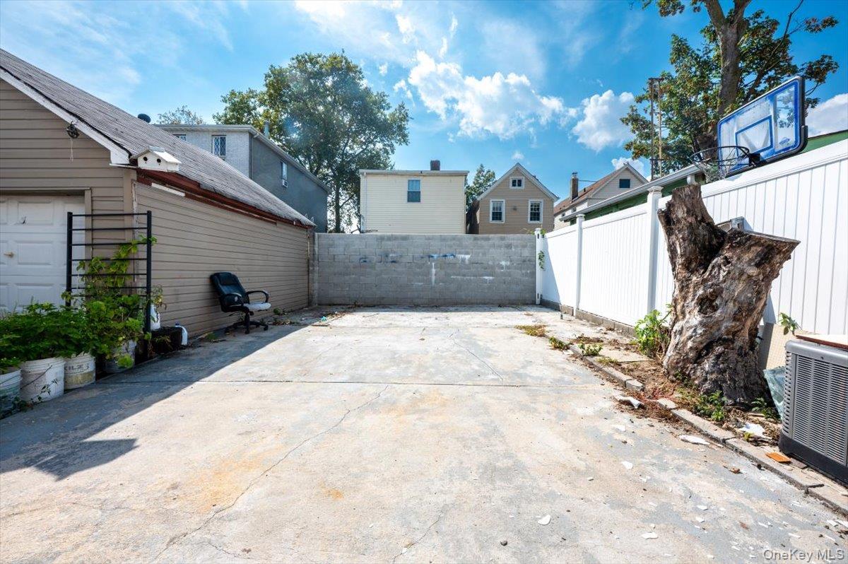 9568 115th Street, Richmond Hill S., NY 11419