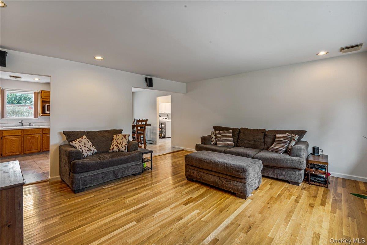 3 Massey Court, Huntington, NY 11743