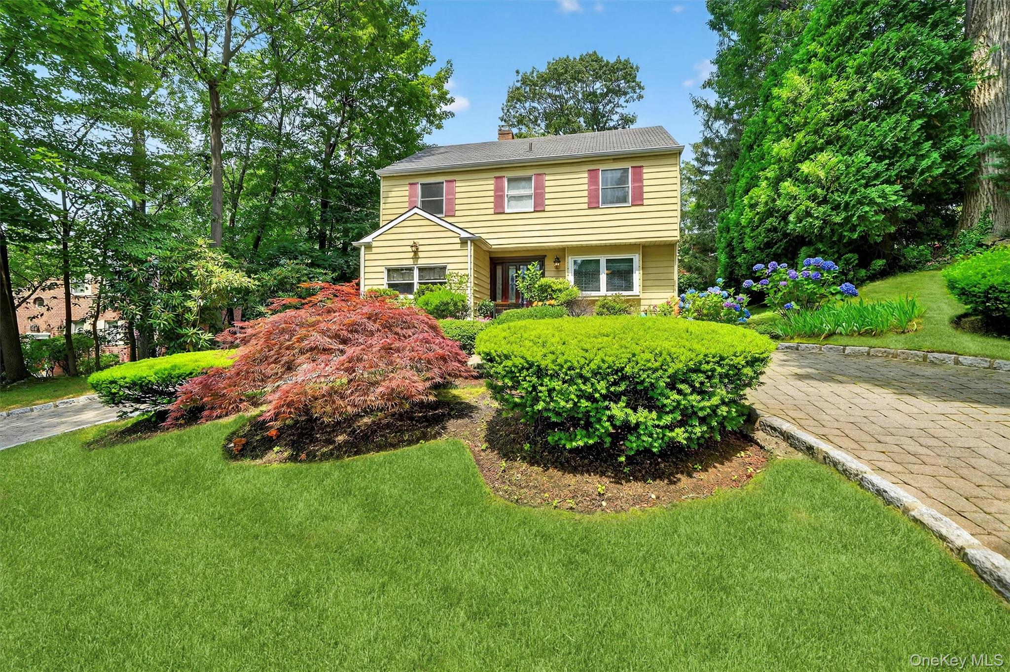 99 Spencer Drive, New Rochelle, NY 10801