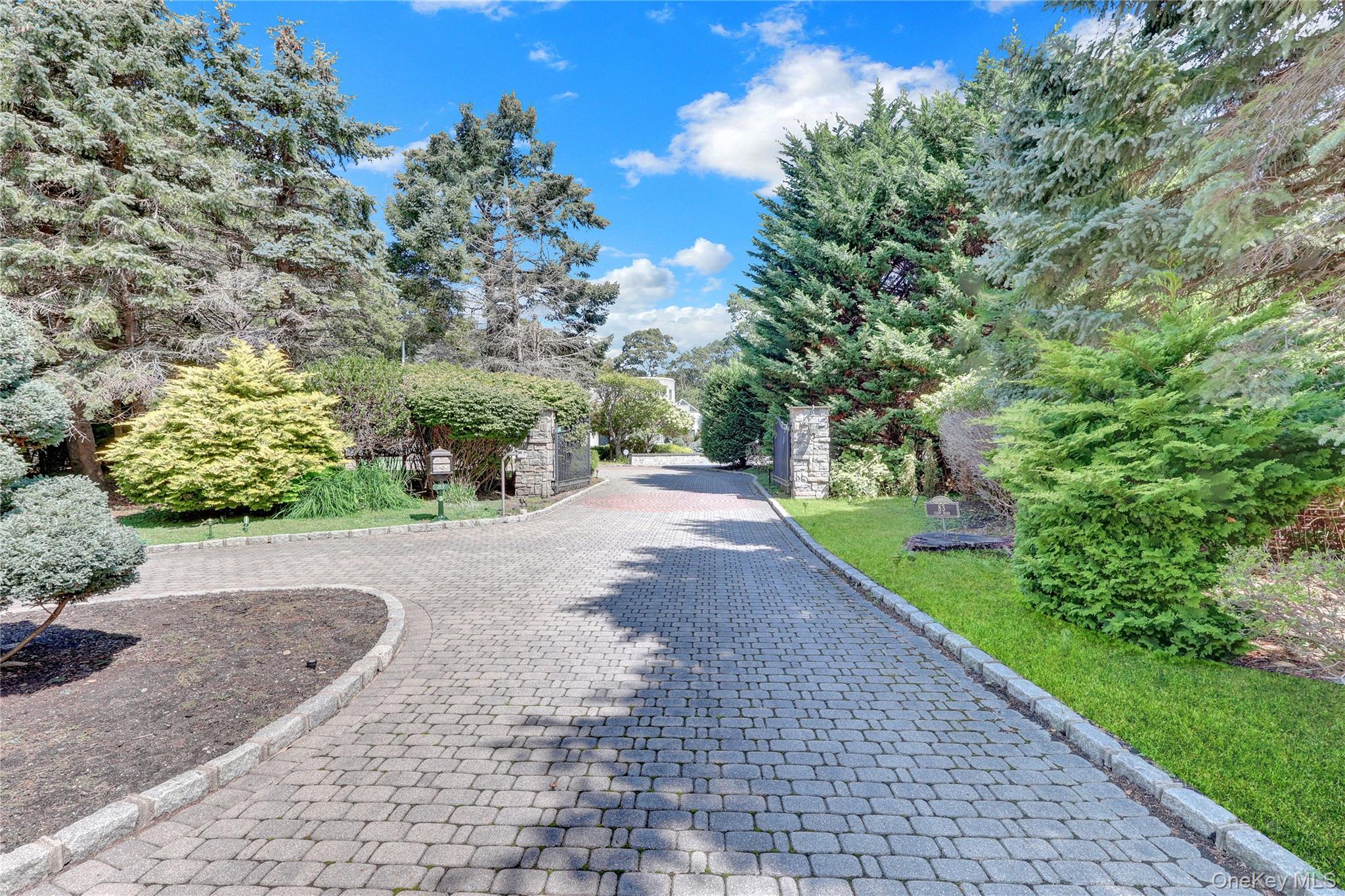 83 Cliff Road, Port Jefferson, NY 11777