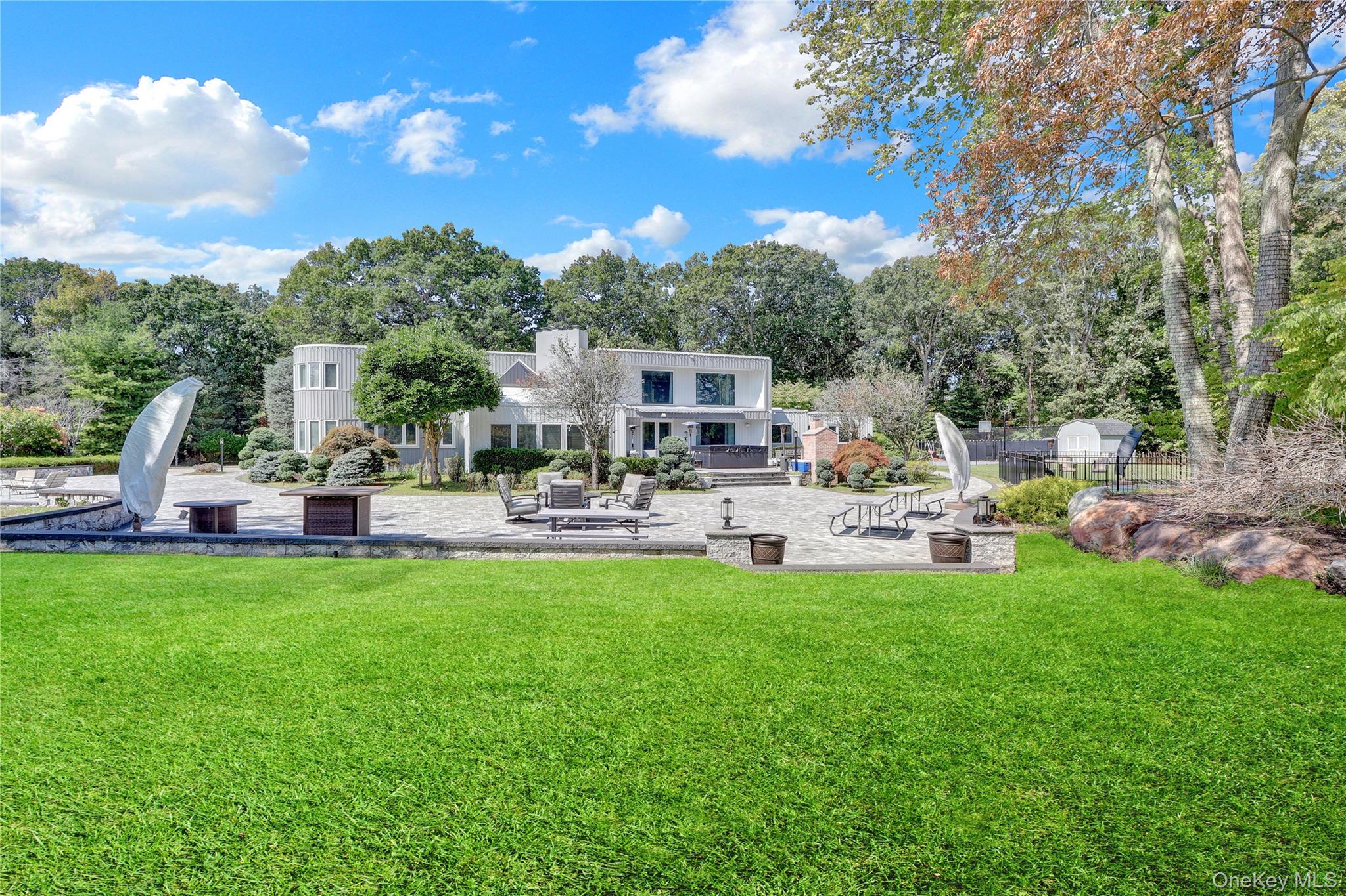 83 Cliff Road, Port Jefferson, NY 11777