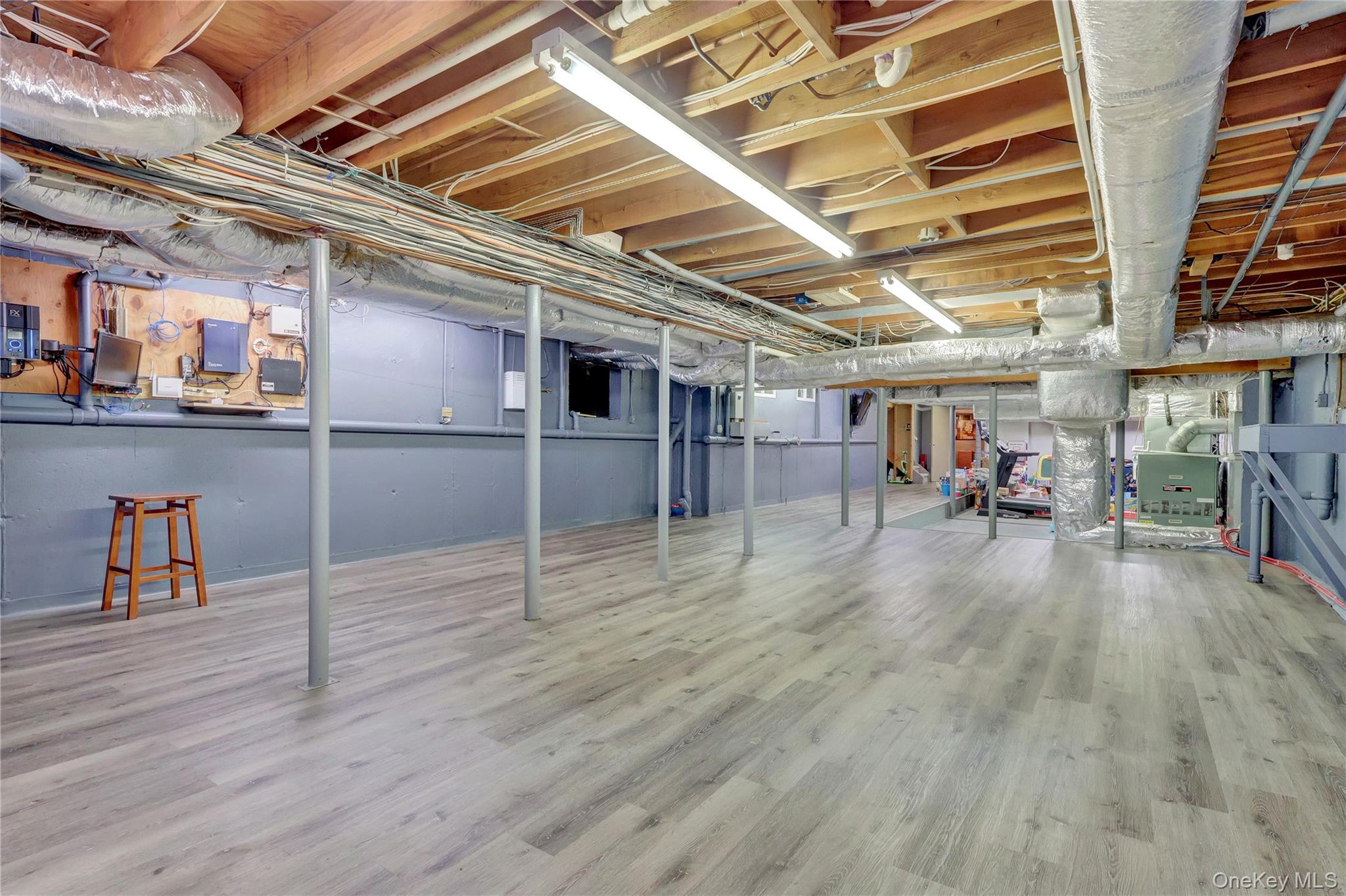 83 Cliff Road, Port Jefferson, NY 11777