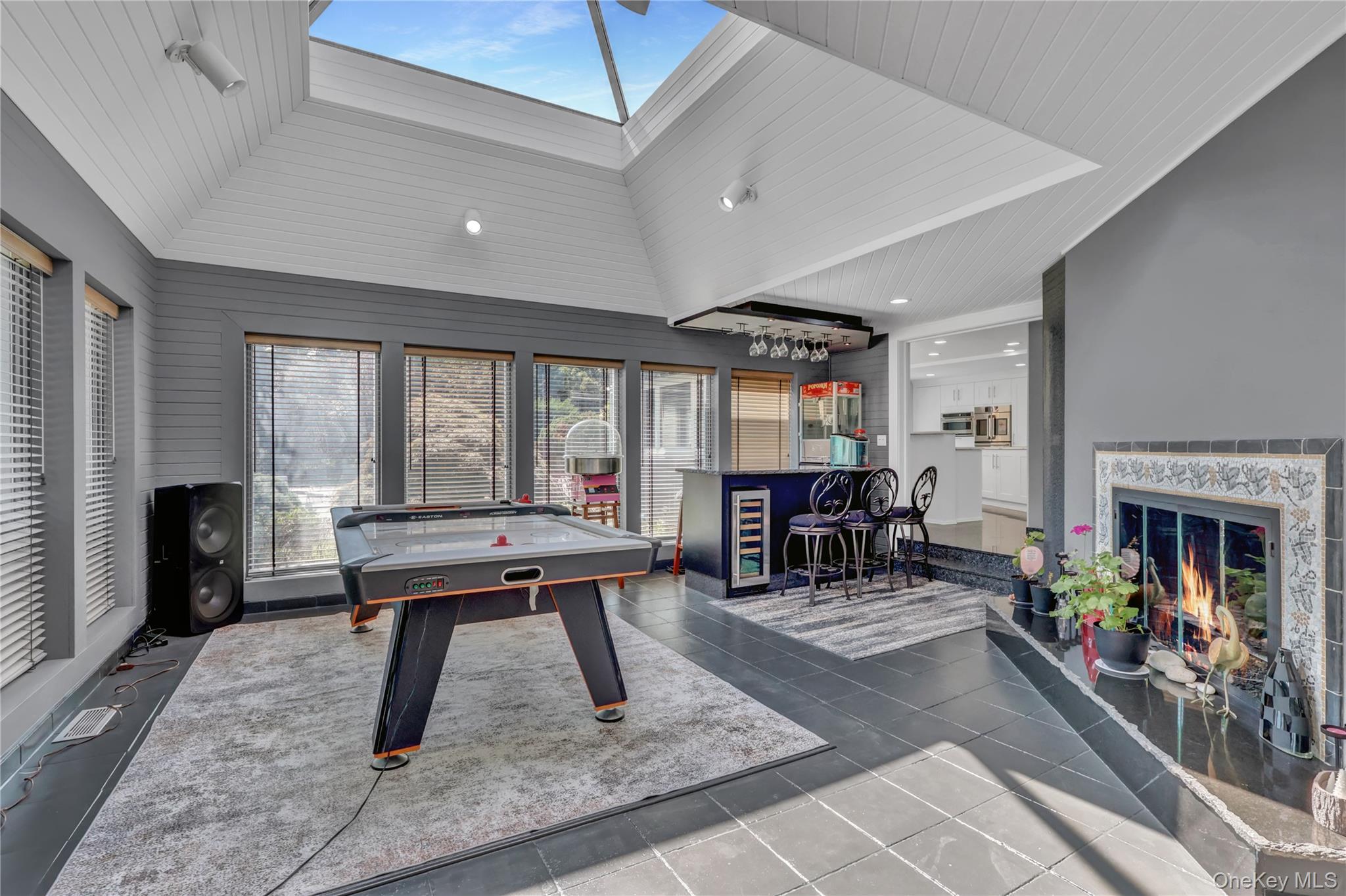 83 Cliff Road, Port Jefferson, NY 11777