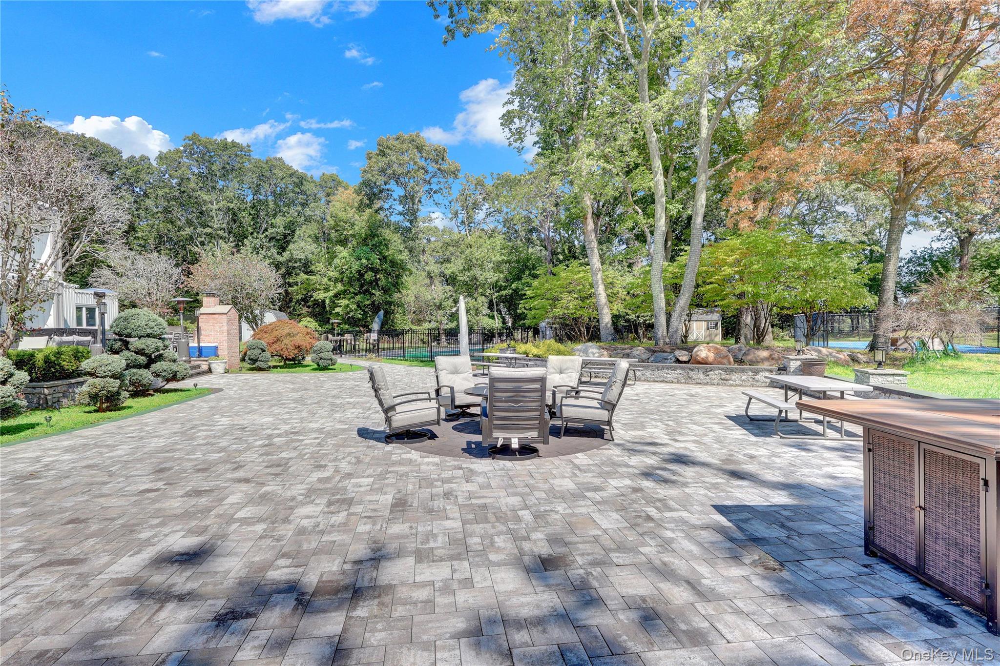 83 Cliff Road, Port Jefferson, NY 11777