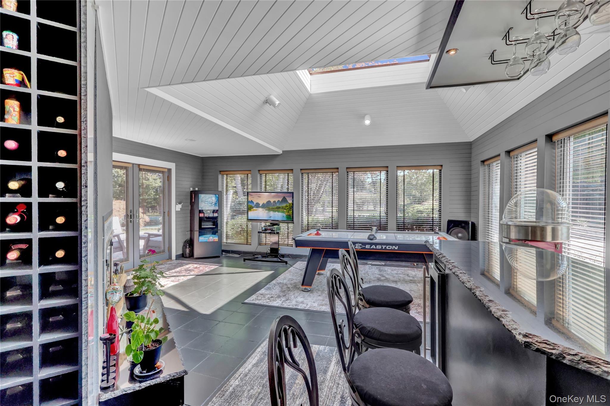 83 Cliff Road, Port Jefferson, NY 11777