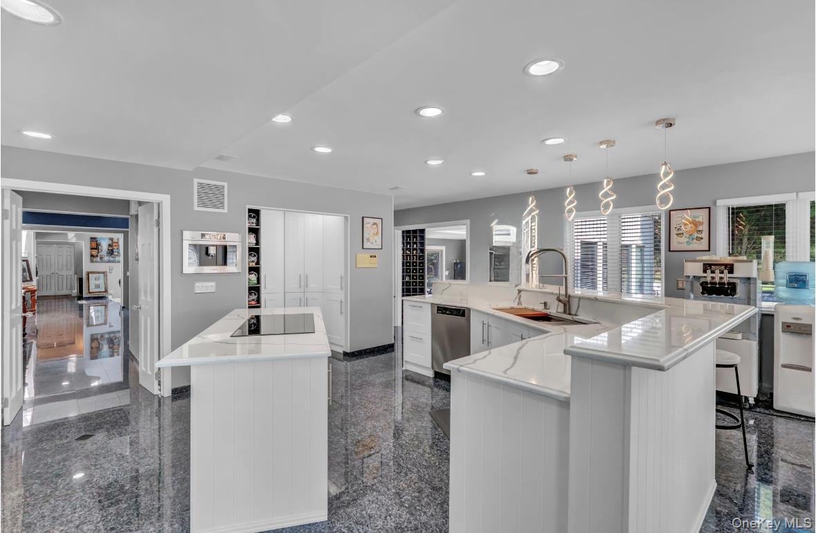 83 Cliff Road, Port Jefferson, NY 11777