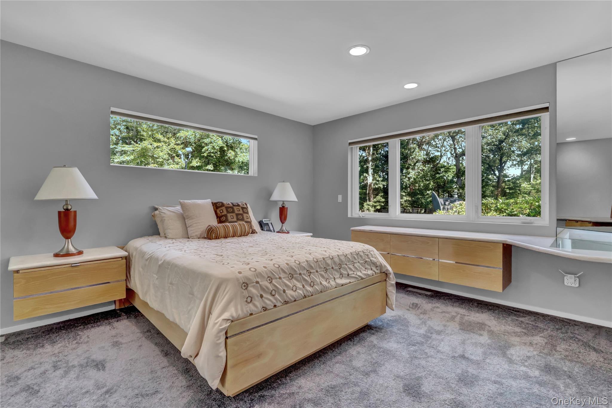 83 Cliff Road, Port Jefferson, NY 11777