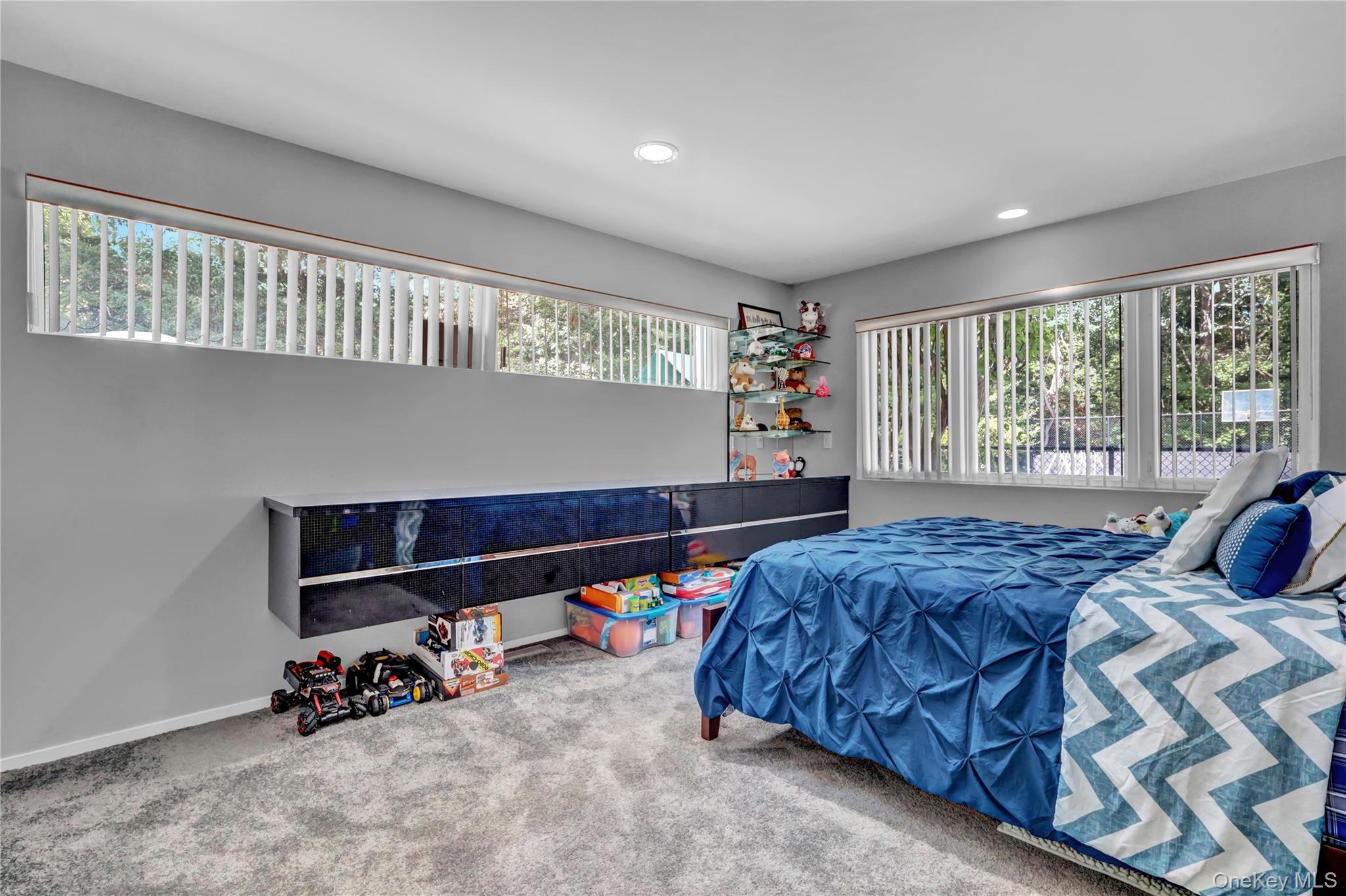 83 Cliff Road, Port Jefferson, NY 11777