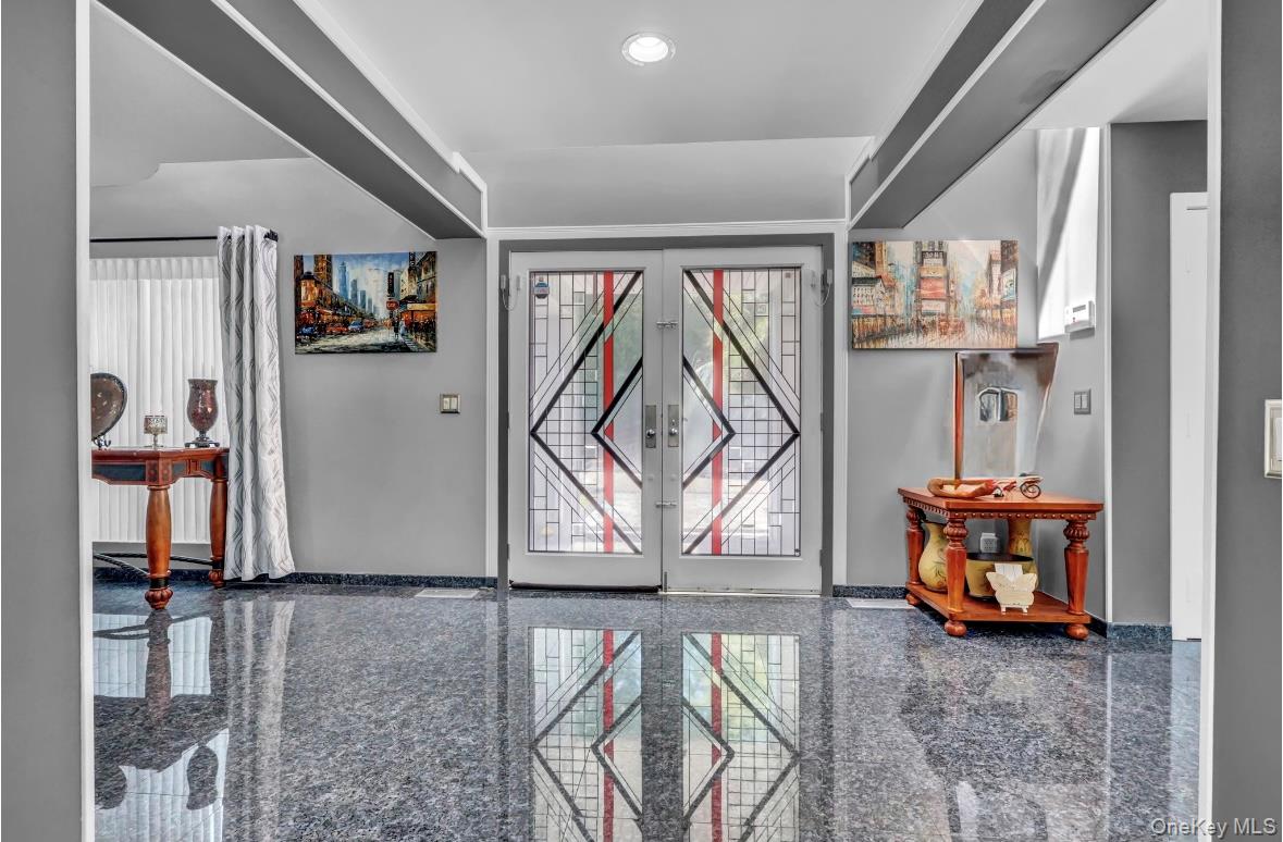 83 Cliff Road, Port Jefferson, NY 11777