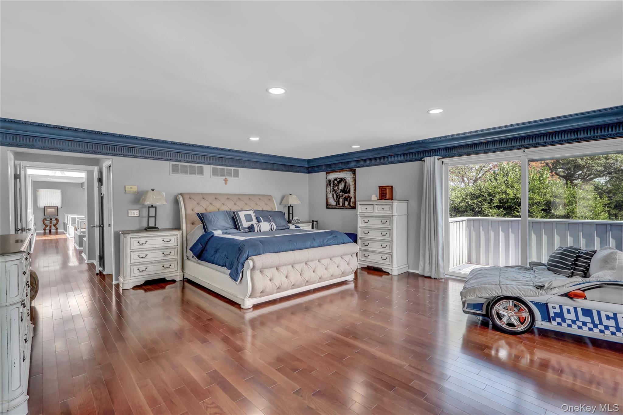 83 Cliff Road, Port Jefferson, NY 11777