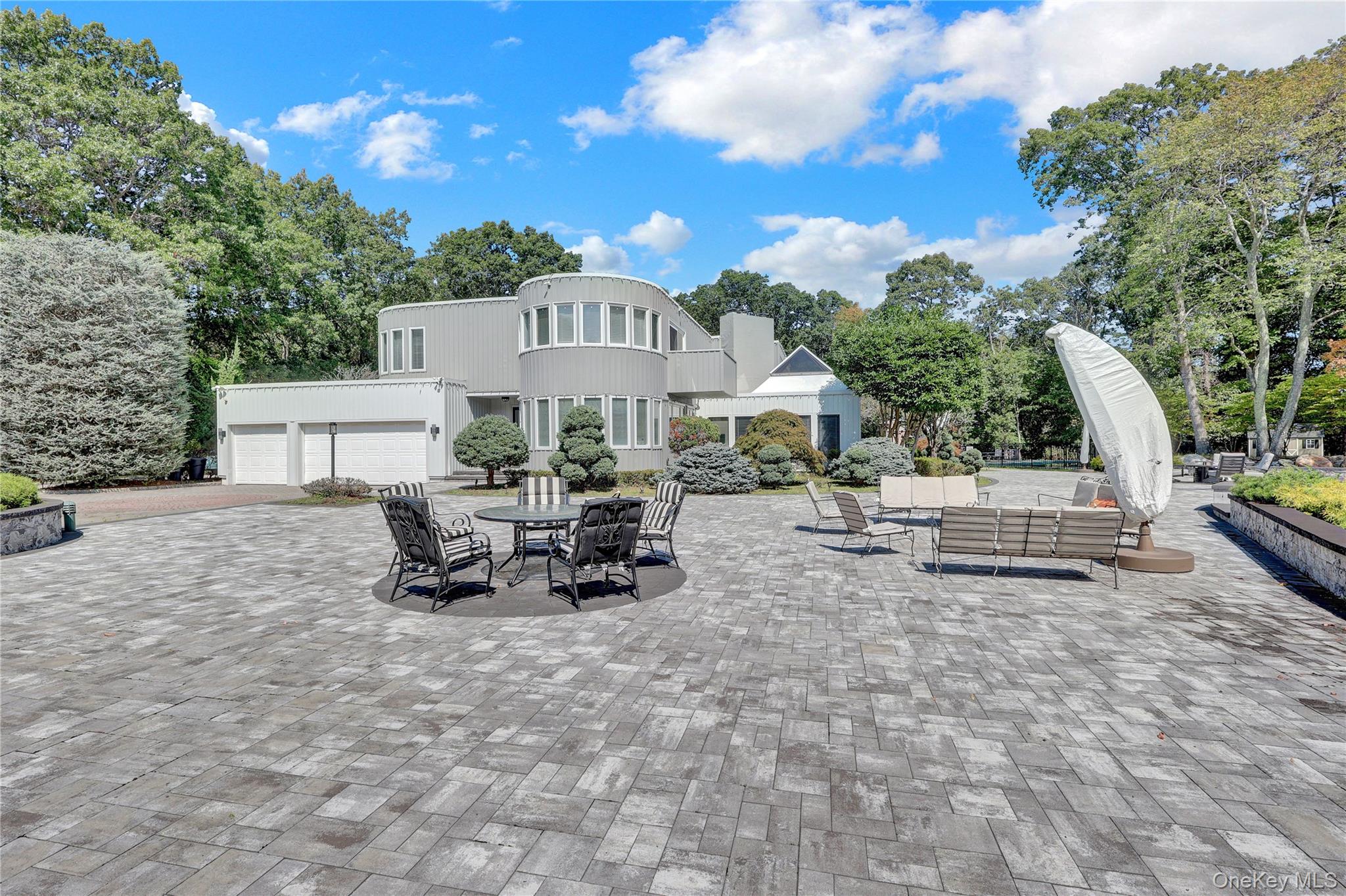 83 Cliff Road, Port Jefferson, NY 11777