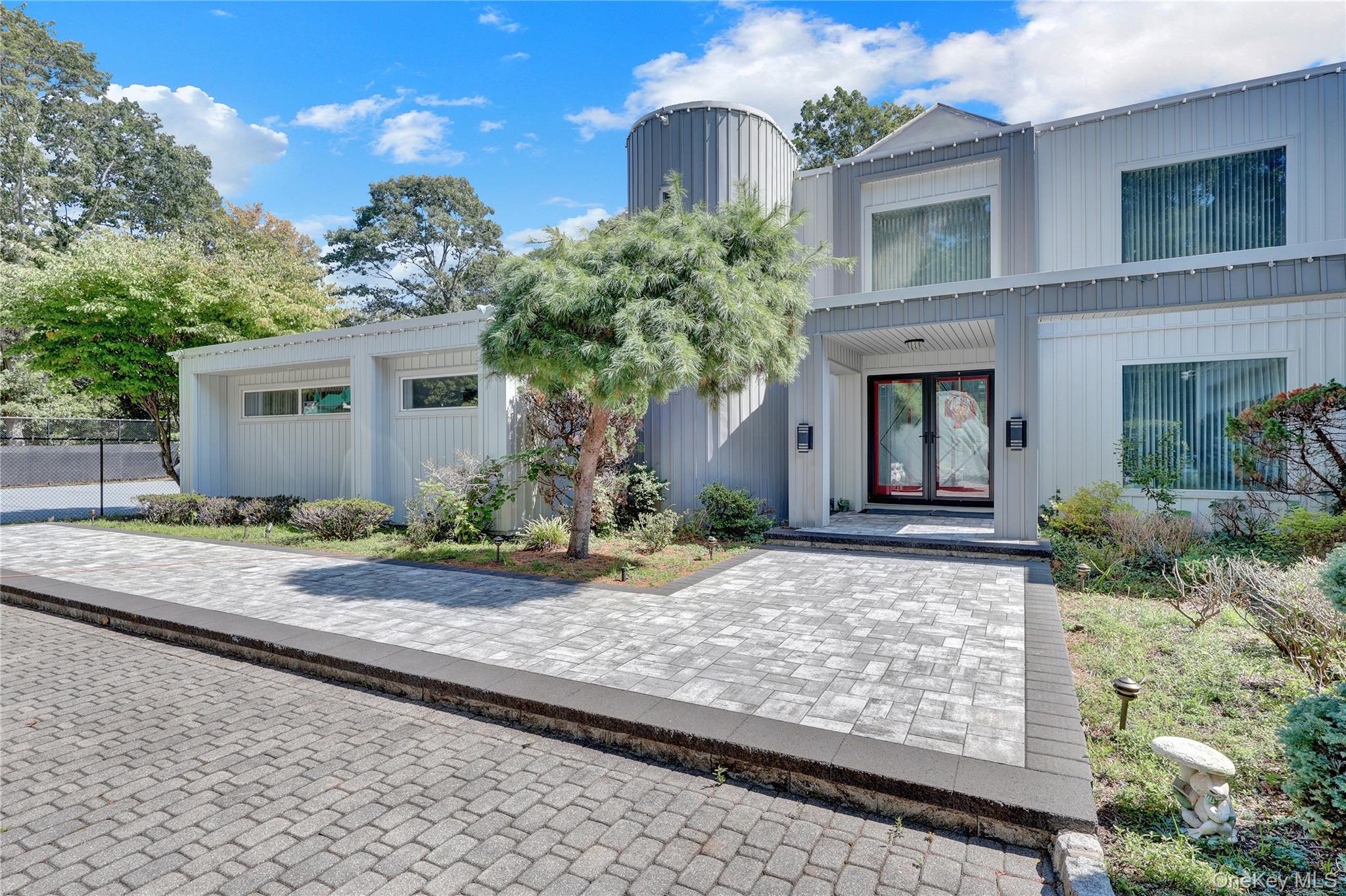 83 Cliff Road, Port Jefferson, NY 11777