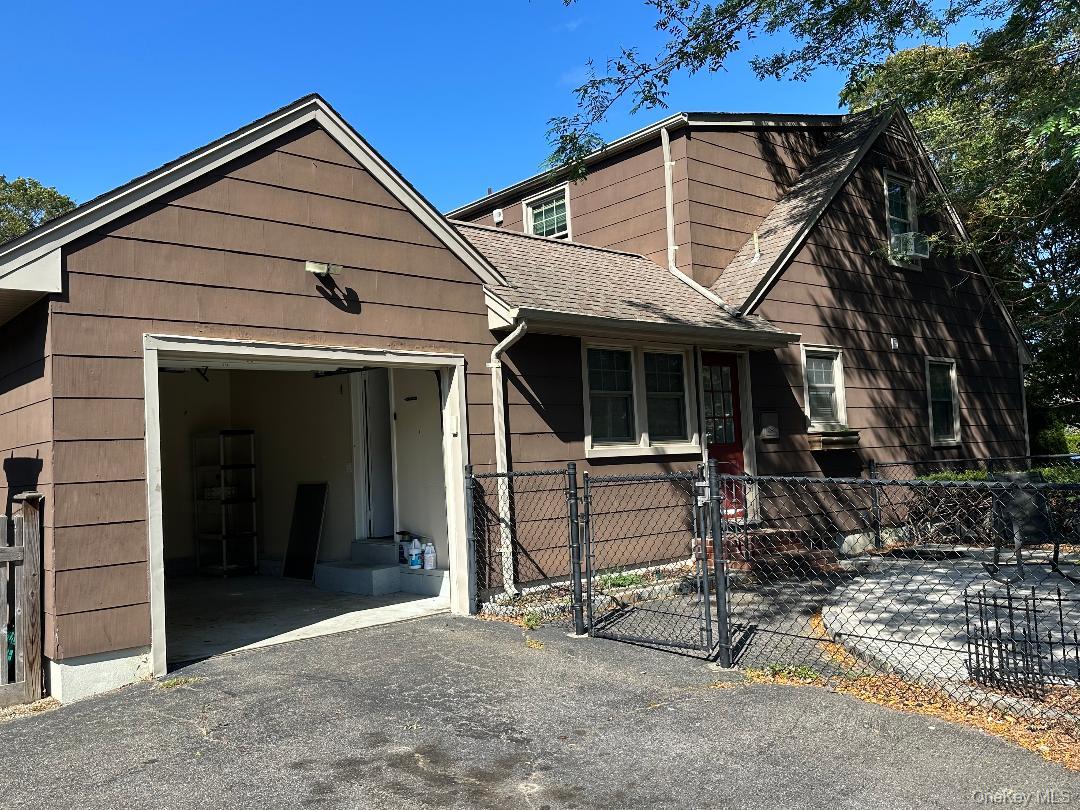 611 Asharoken Boulevard, Bay Shore, NY 11706