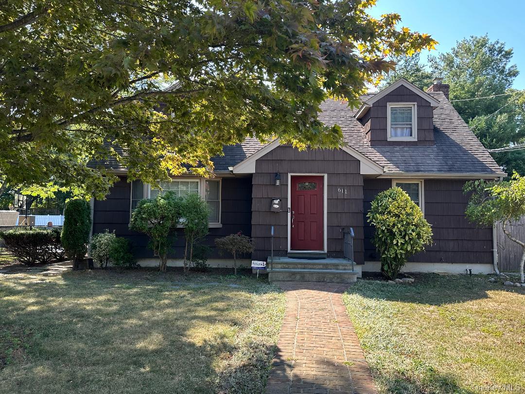 611 Asharoken Boulevard, Bay Shore, NY 11706