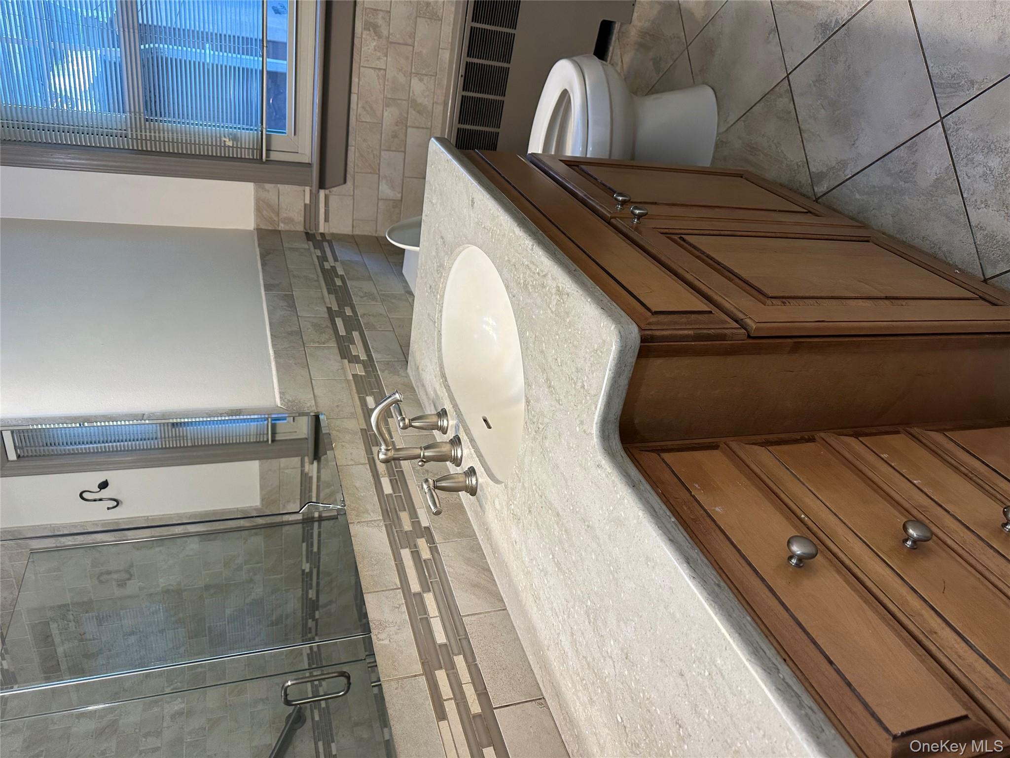 611 Asharoken Boulevard, Bay Shore, NY 11706