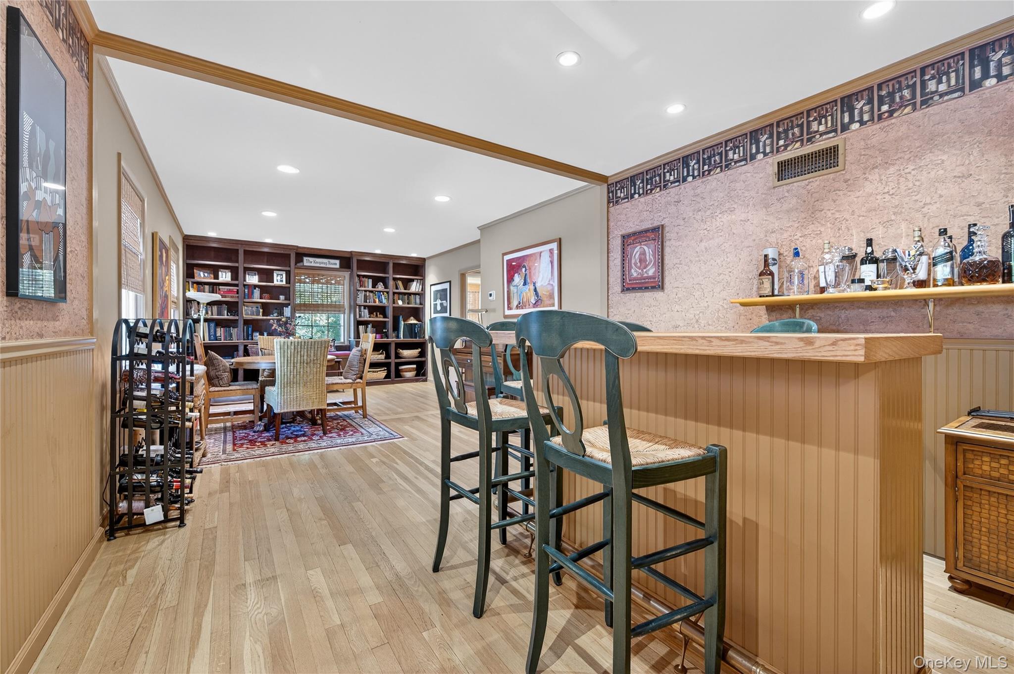 61 Weir Lane, Locust Valley, NY 11560