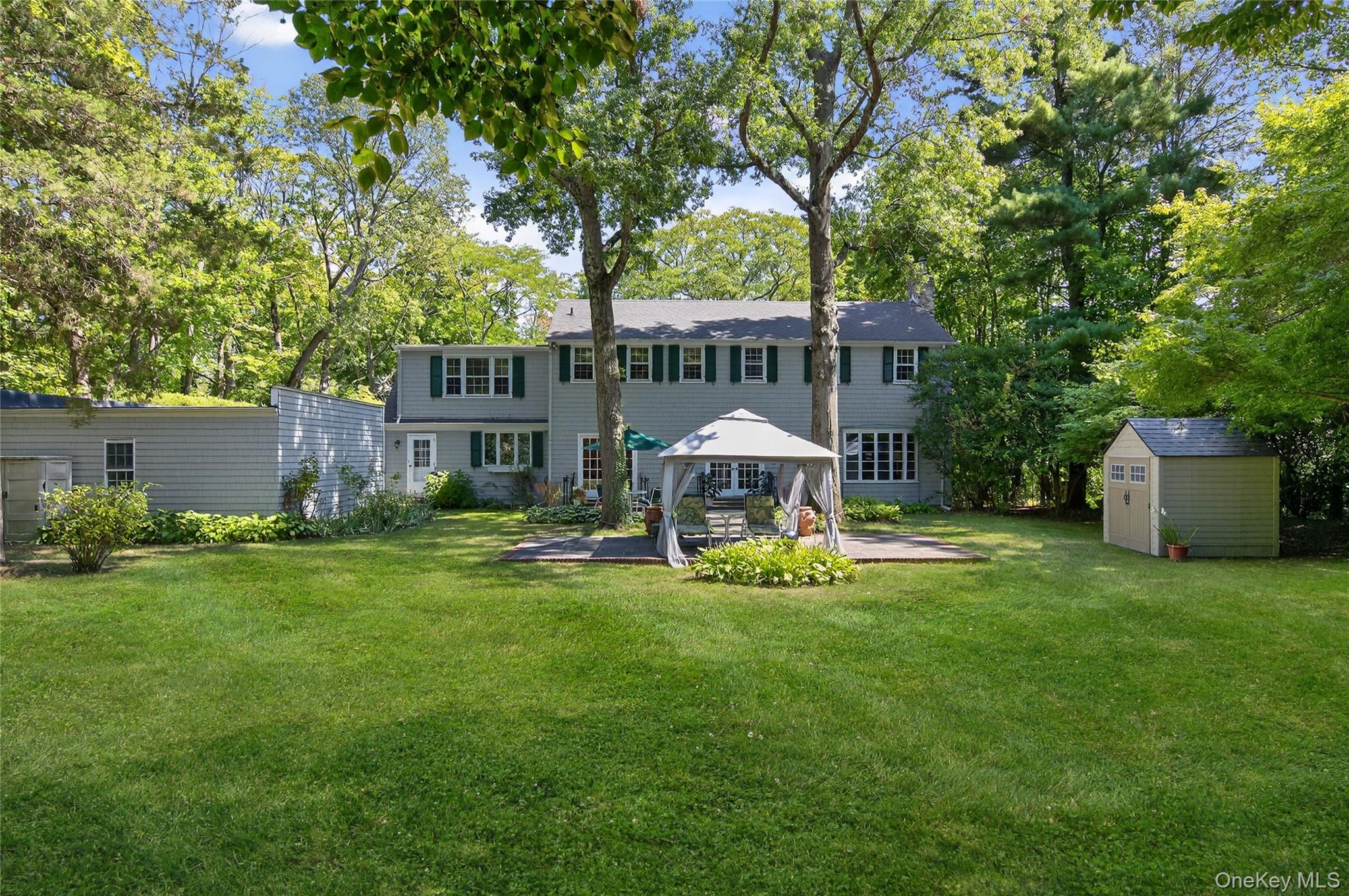 61 Weir Lane, Locust Valley, NY 11560