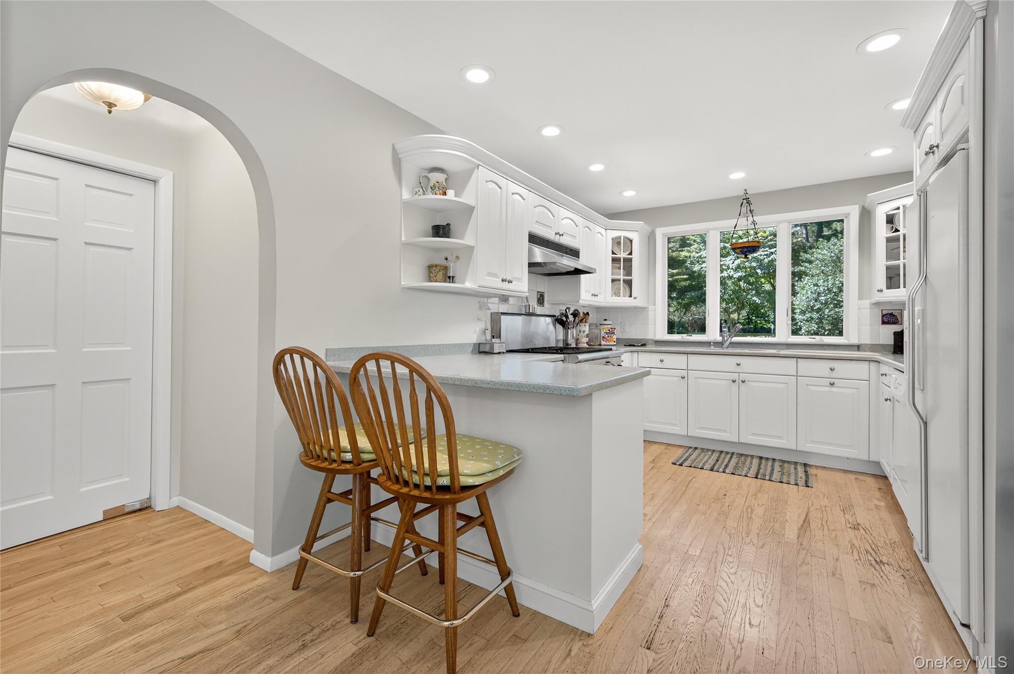 61 Weir Lane, Locust Valley, NY 11560