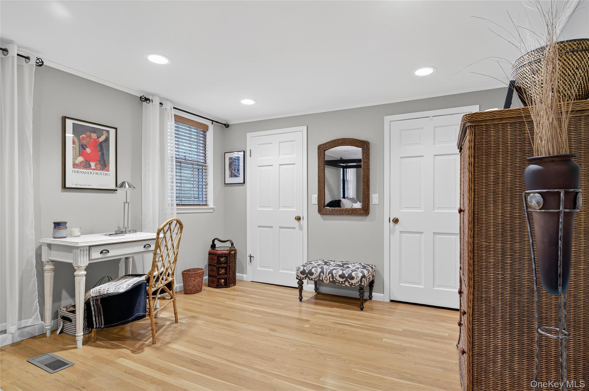 61 Weir Lane, Locust Valley, NY 11560