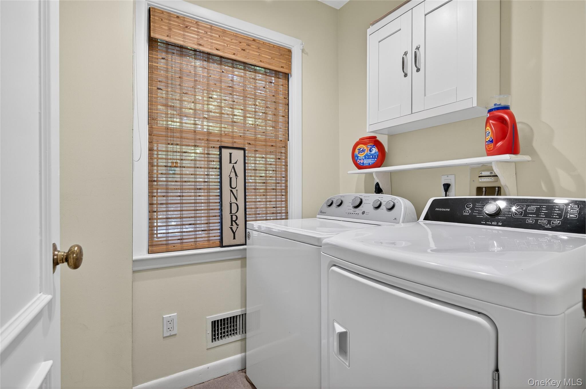 61 Weir Lane, Locust Valley, NY 11560