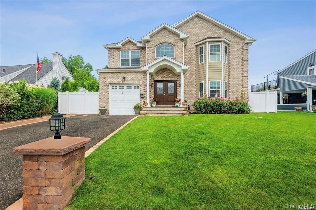 45 Meeting Lane, Hicksville, NY 11801