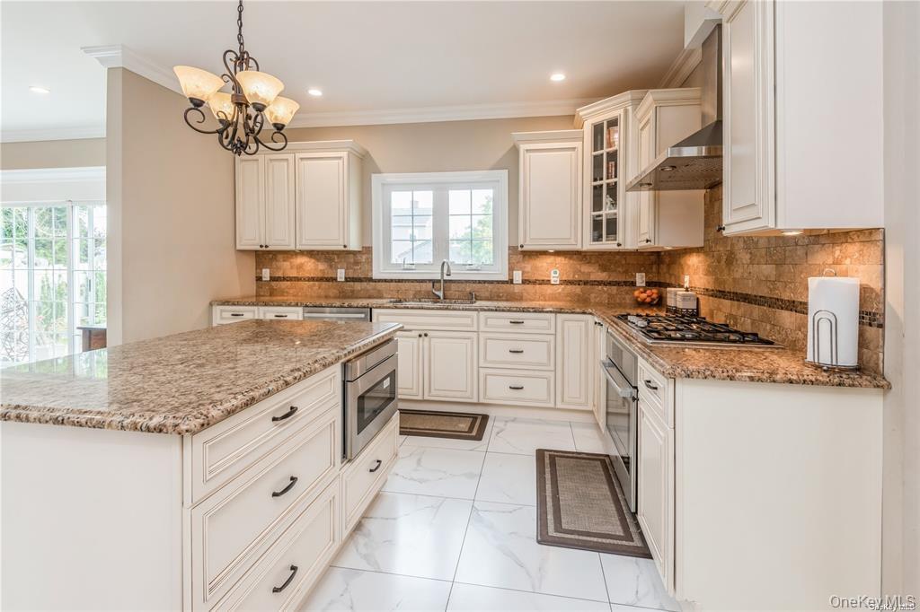 45 Meeting Lane, Hicksville, NY 11801