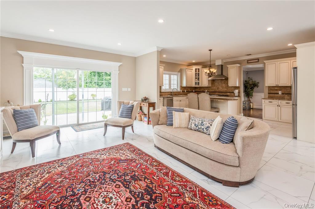 45 Meeting Lane, Hicksville, NY 11801