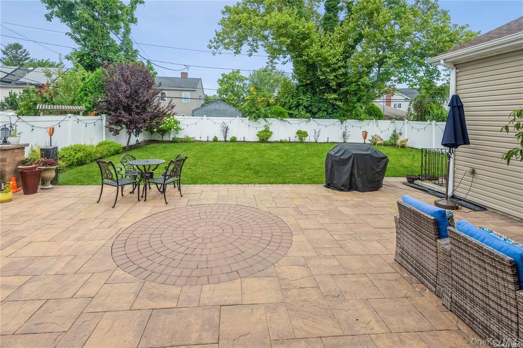 45 Meeting Lane, Hicksville, NY 11801