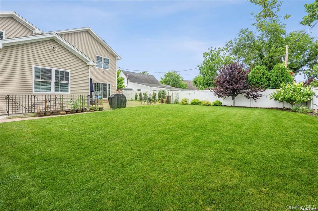 45 Meeting Lane, Hicksville, NY 11801