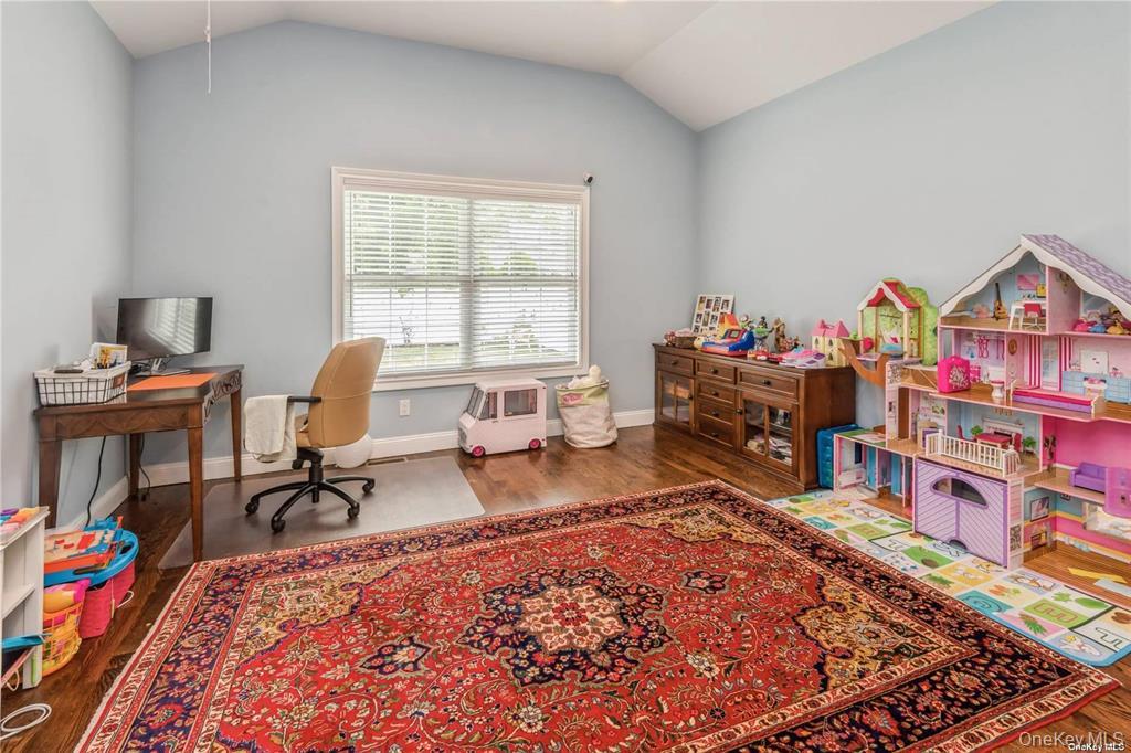 45 Meeting Lane, Hicksville, NY 11801