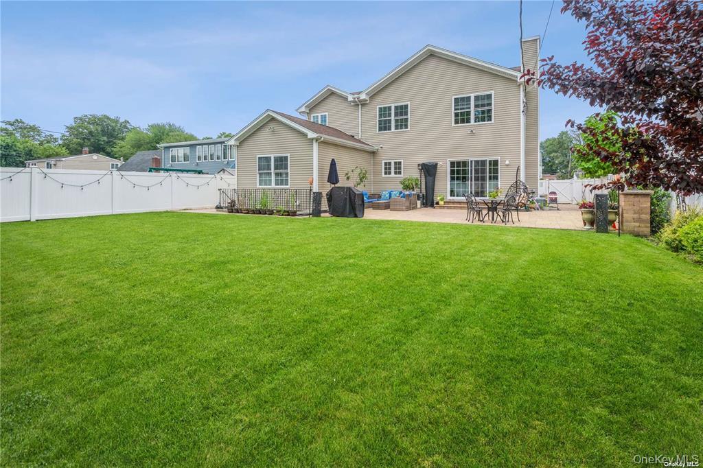 45 Meeting Lane, Hicksville, NY 11801