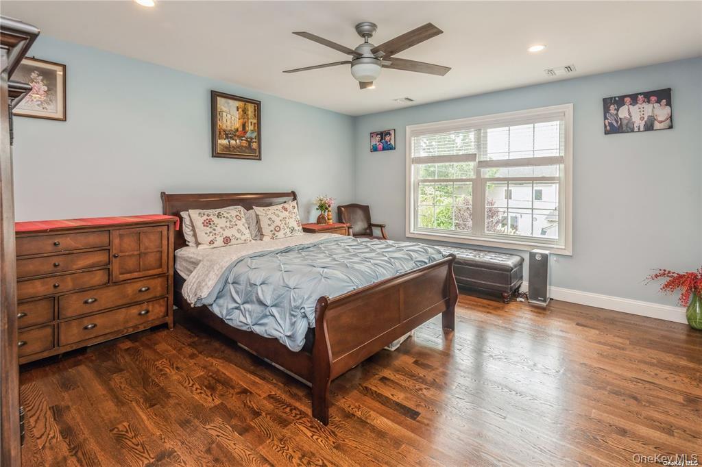 45 Meeting Lane, Hicksville, NY 11801