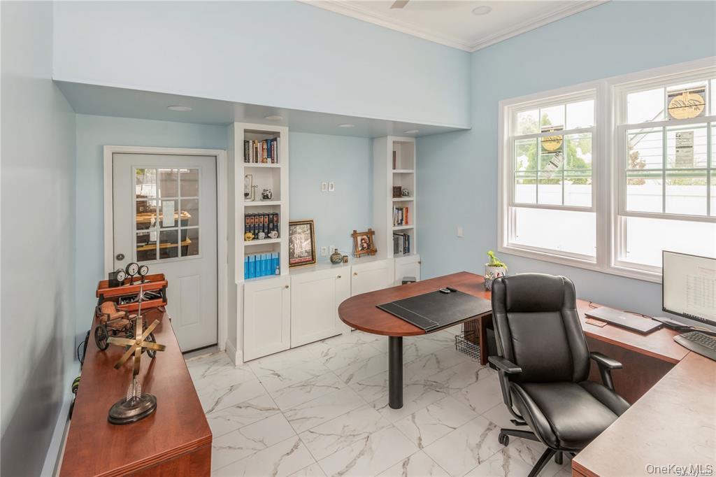 45 Meeting Lane, Hicksville, NY 11801