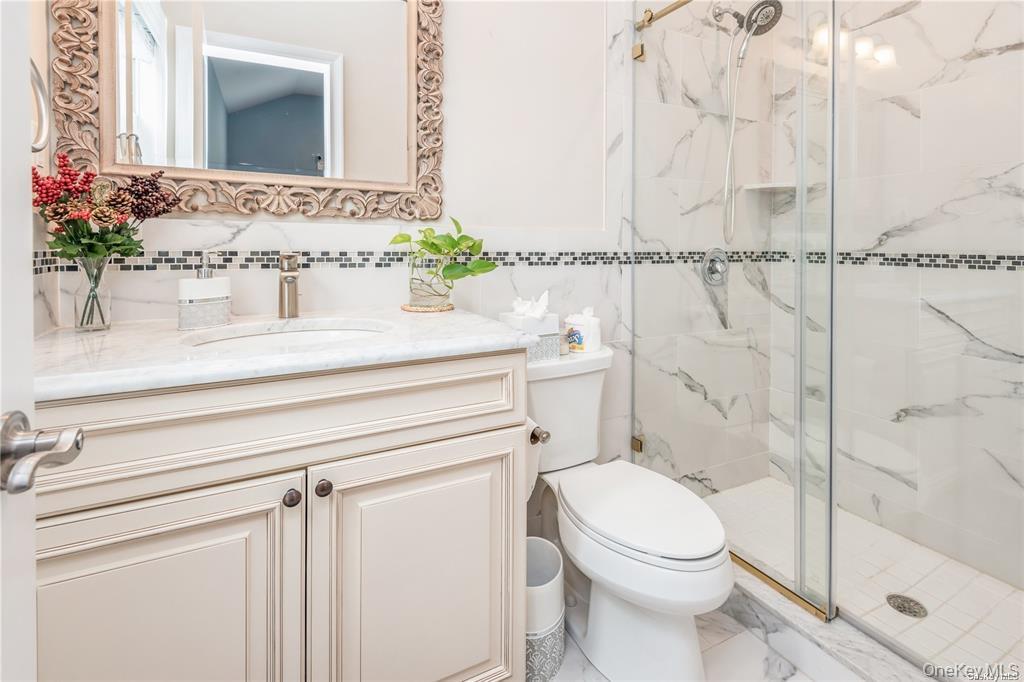 45 Meeting Lane, Hicksville, NY 11801