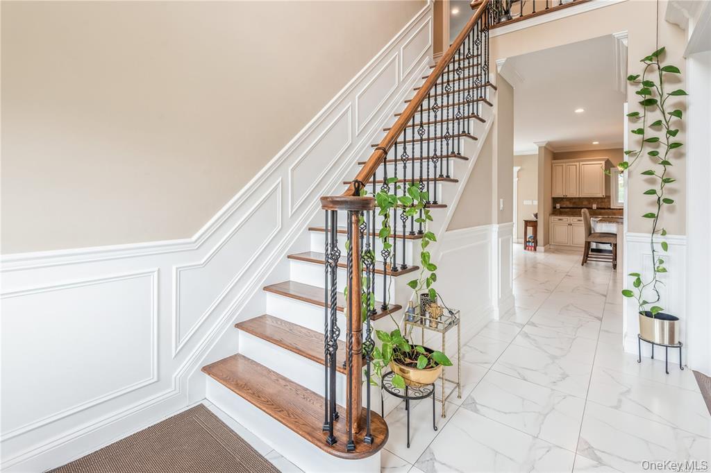 45 Meeting Lane, Hicksville, NY 11801