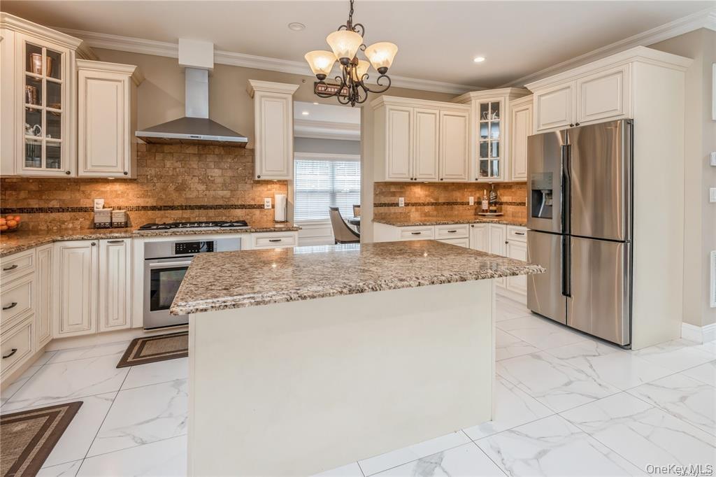 45 Meeting Lane, Hicksville, NY 11801