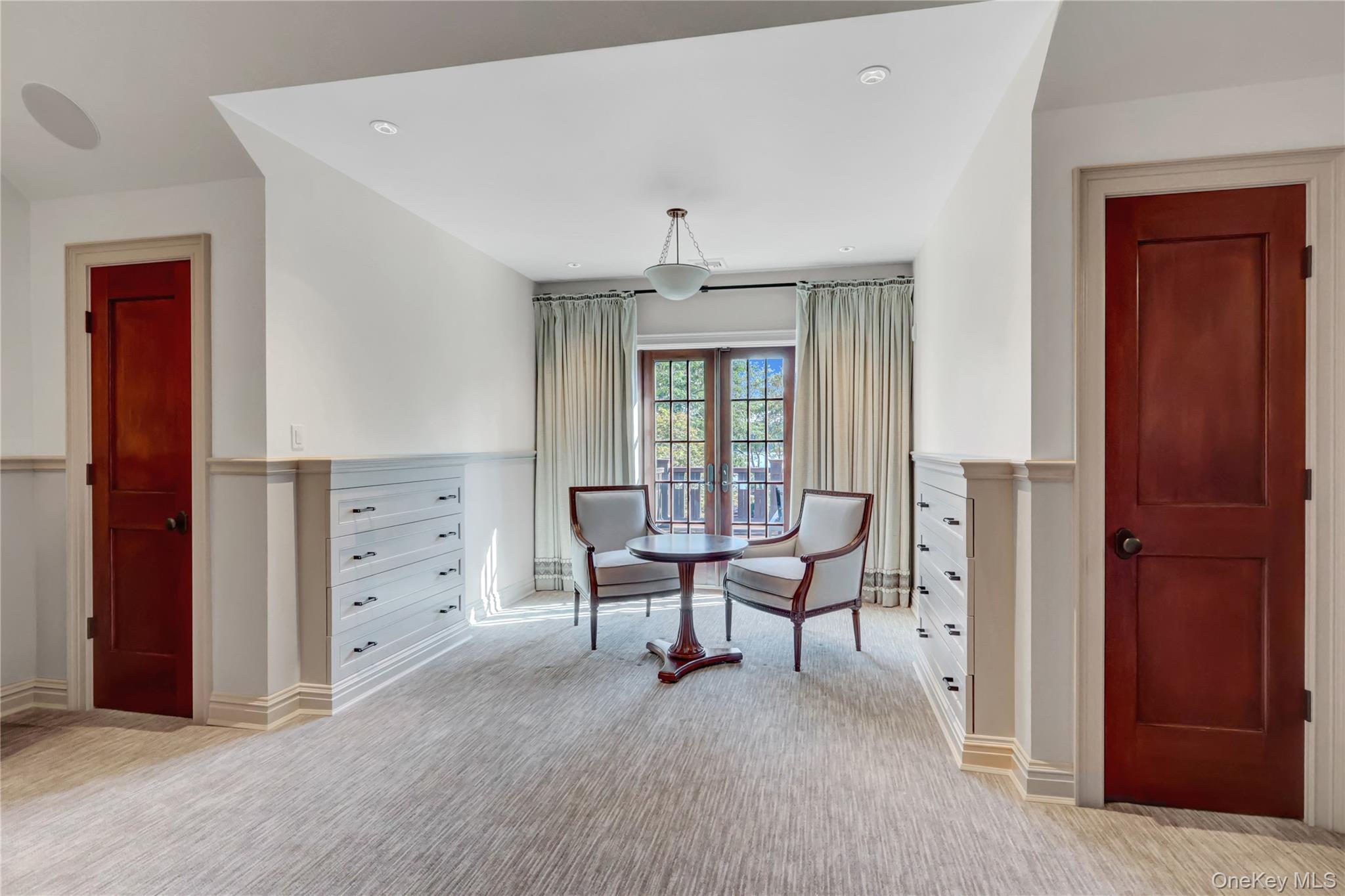 63 Dyke Road, Setauket, NY 11733