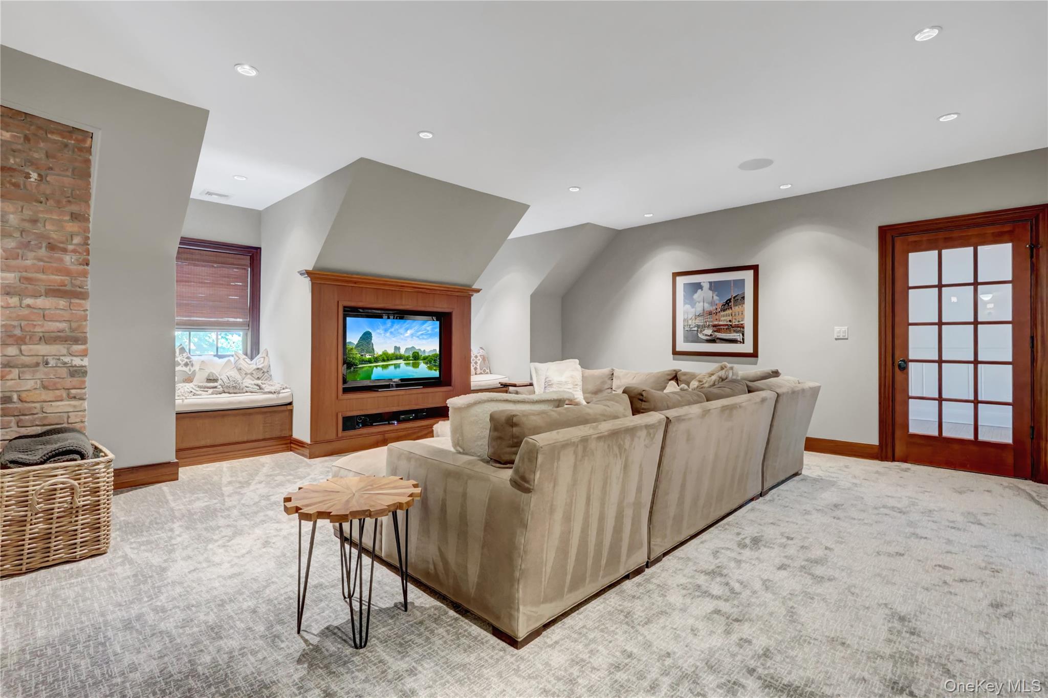 63 Dyke Road, Setauket, NY 11733