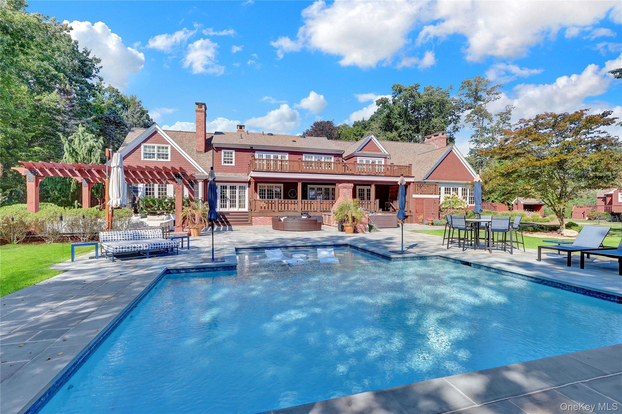 63 Dyke Road, Setauket, NY 11733